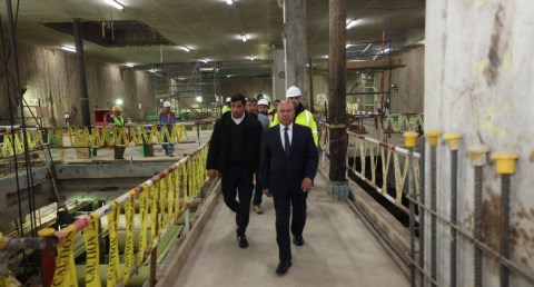 وزير النقل يتفقد محطة الملك الصالح لمتابعة مشروع الخط الرابع للمترو