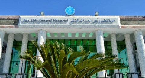  الرعاية الصحية: زرع منظم قلب دائم ثلاثي الحجرات لمسن بمستشفى رأس سدر