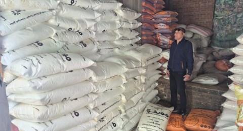 جهاز حماية المستهلك بكفر الشيخ يضبط مخزنين غير مرخصين لتجارة الأسمدة الزراعية