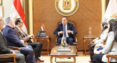 وزير التعليم العالي يبحث مع جامعة بون الألمانية آفاق التعاون الأكاديمي 