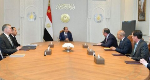 السيسي يلتقي مسئولي شركة أباتشي العالمية