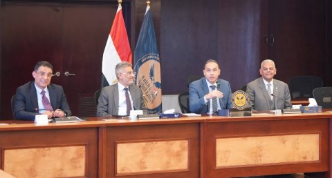   عزام:تذليل التحديات التنظيمية والتشغيلية لزيادة معدلات قطاع التأمين 