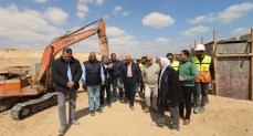 نائب وزيرة الإسكان يتفقد مشروعات الصرف الصحي بمحافظة المنيا