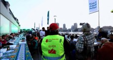 كوكا-كولا هيلينك مصر ومصر الخير في إفطار آلاف الصائمين في ممشى أهل مصر