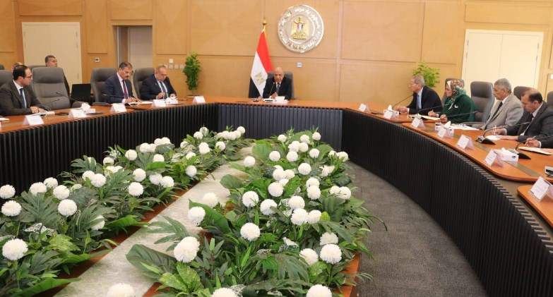 وزير الكهرباء يجتمع بأعضاء لجنة لإدارة الأزمات والكوارث والحد من المخاطر