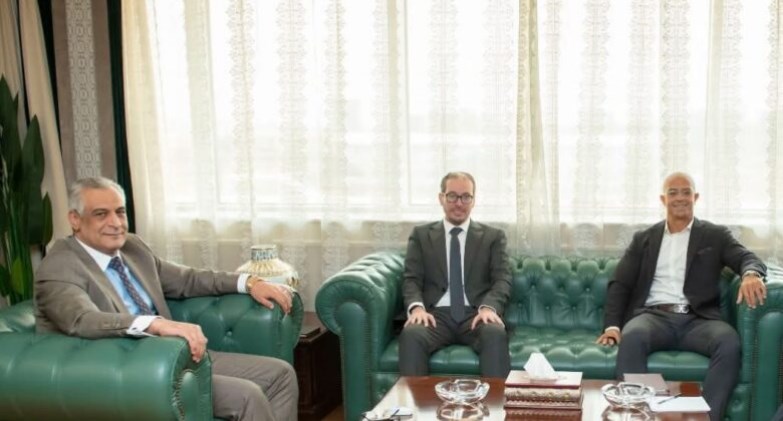 الدكتور صلاح سليمان جمبلاط وزير الدولة للإنتاج الحربي