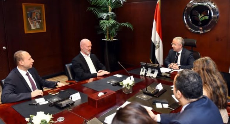  العامة للاستثمار والمناطق الحرة وبنك HSBCيبحثان خطط الترويج الخارجي للاستثمار في مصر