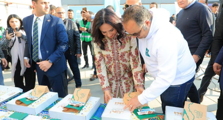 وزيرة التضامن تتفقد مائدة الإفطار الجماعي لمؤسسة «مصر الخير» لـ1500 صائم