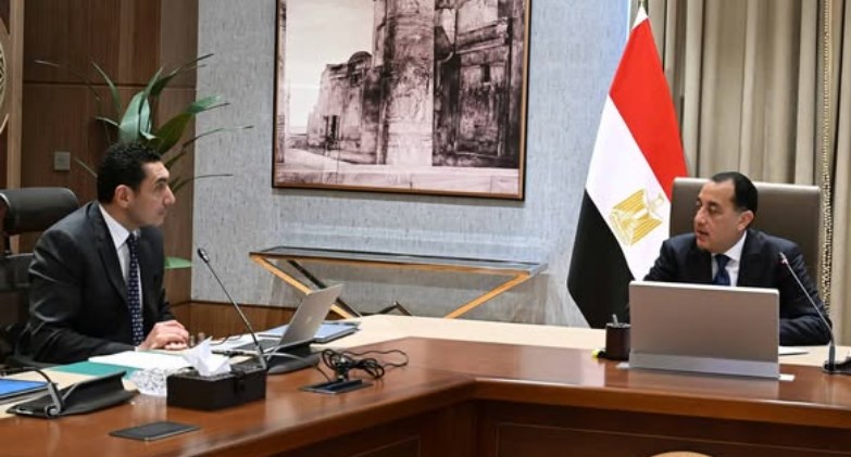 رئيس الوزراء يلتقي وزير الشباب والرياضة 