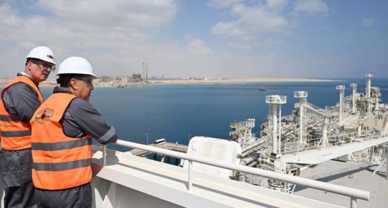 رئيس الوزراء يتفقد ميناء سوميد البترولي بالعين السخنة