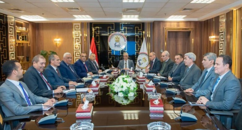  الدكتور صلاح سليمان جمبلاط وزير الدولة للإنتاج الحربي