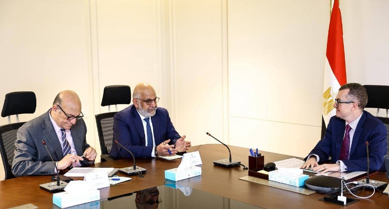 وزير التخطيط يبحث مع البنك الدولي تعميق الشراكة الاستراتيجية ودعم برامج التنمية المحلية