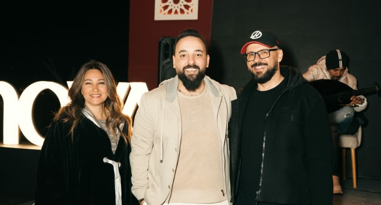 محمد منير يغني 