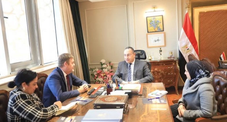 الدكتور عبدالعزيز قنصوة