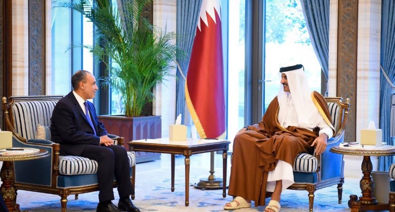 وزير الخارجية ينقل رسالة دعم كامل وتضامن مصر التام إلى سمو أمير دولة قطر