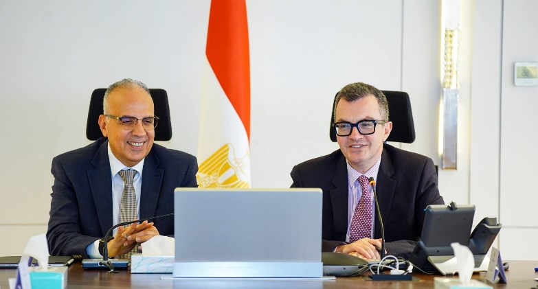 وزيرا التخطيط والموارد المائية يناقشان الخطة الاستثمارية لوزارة الري 