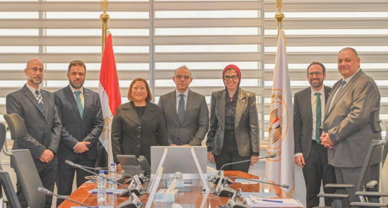 وزير الاستثمار يبحث مع «جنرال موتورز» خططها التوسعية لتوطين صناعة السيارات