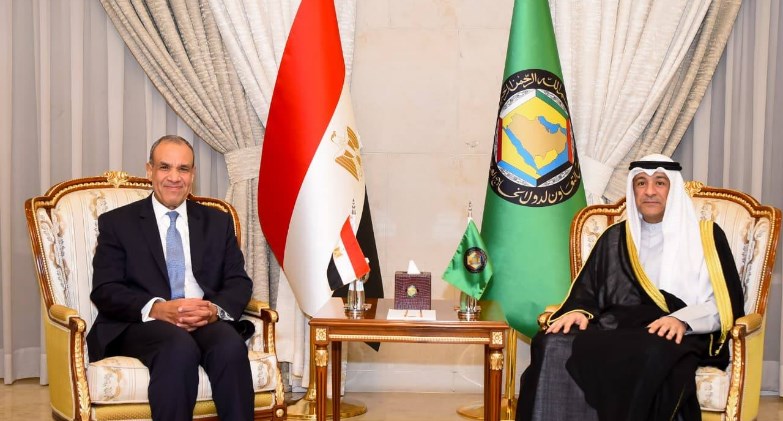 وزير الخارجية يعقد لقاءً مع أمين عام مجلس التعاون الخليجي بالرياض لبحث خفض التصعيد