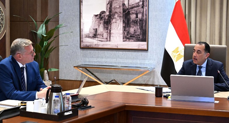  رئيس الوزراء يستعرض مع وزير البترول مستجدات عدد من ملفات عمل الوزارة