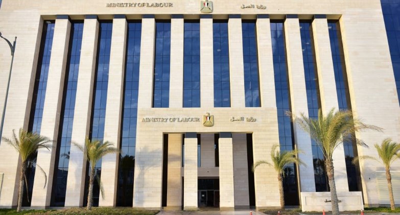 العمل تمنح 745 منشأة مهلة قانونية لتوفيق أوضاعها واستكمال اشتراطات السلامة