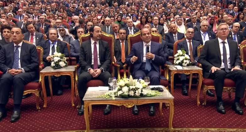 الرئيس السيسي: استمرار الحرب سوف يترتب عليه تداعيات خطيرة على الاقتصاد العالمي