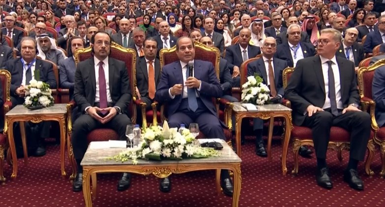 الرئيس السيسي يدعو الشركات العاملة في مجال الطاقة ببذل مزيد من الجهد لزيادة الإنتاج