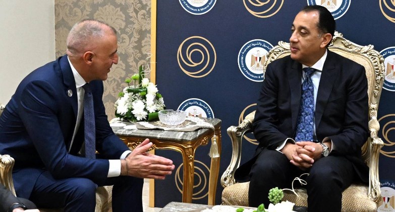 مدبولي: الحكومة تهيئ مناخ جاذب للاستثمارات الأجنبية في قطاعي الغاز والبترول