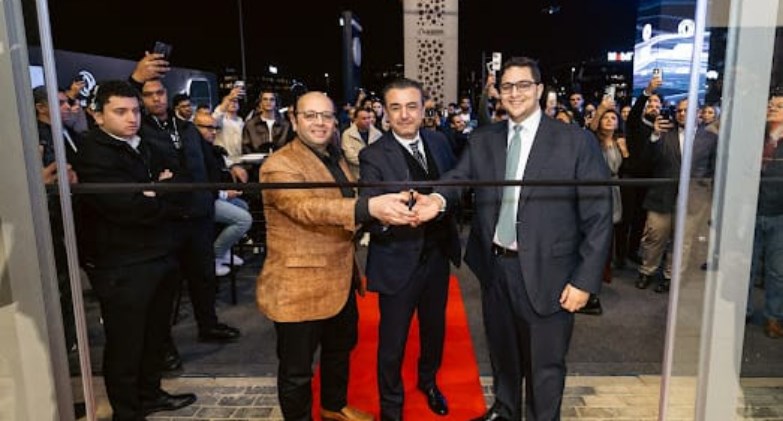 «إس إن أوتوموتيف» تفتتح صالة عرضها الجديدة في كايرو فستيفال سيتي وتطلق طرازين من دونج فينج بتقنية REEVالمتطورة