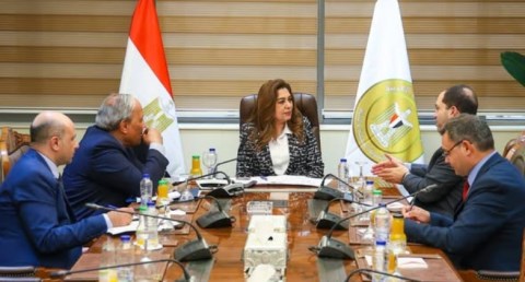  الدكتورة منال عوض