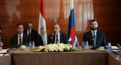 وزير الخارجية يلتقي ممثلي الشركات الروسية بمشاركة نائب وزير الصناعة  