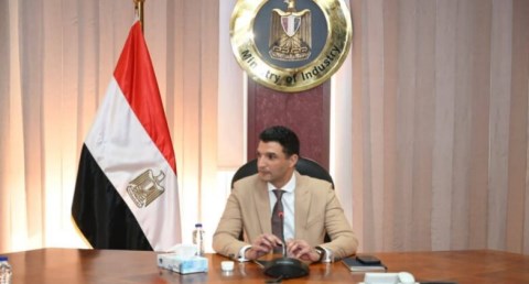  خالد هاشم وزير الصناعة