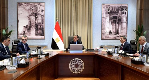 رئيس الوزراء يتابع الموقف المالي للهيئة المصرية للشراء الموحد وسداد مستحقات الشركات الموردة