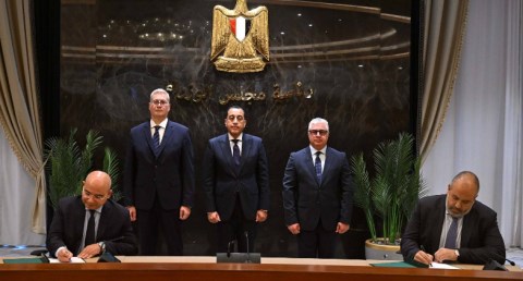  توقيع عقد مشروع بولي سيرف المصرية للكيماويات بالسخنة باستثمارات 215 مليون دولار