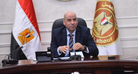 وزير العمل :الاثنين المُقْبل إجازة رسمية مدفوعة الأجر للعاملين بالقطاع الخاص بمناسبة عيد شمّ النسيم..