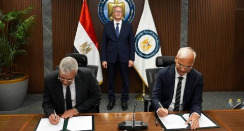 توقيع عقد لتوريد خام الفوسفات