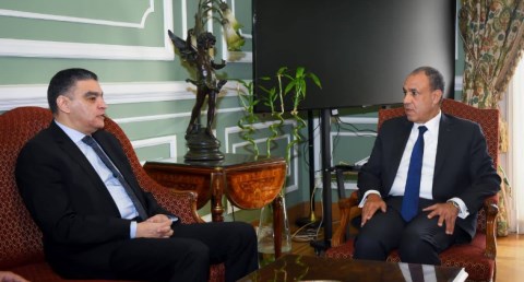 وزير الخارجية يبحث مع رئيس هيئة الشراء الموحد التعاون في مجال الأمن الصحي