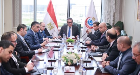 وزير الصحة والسكان يترأس اجتماع اللجنة العليا لمتابعة توافر واستقرار سوق الدواء