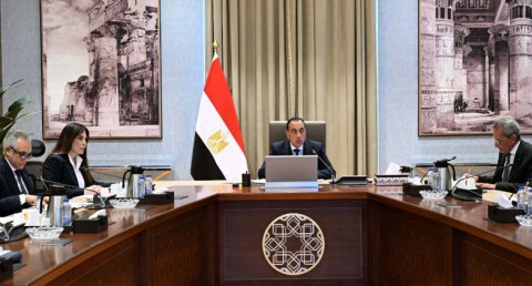 رئيس الوزراء يترأس اجتماع اللجنة الرئيسية لتقنين أوضاع الكنائس والمباني الخدمية التابعة لها