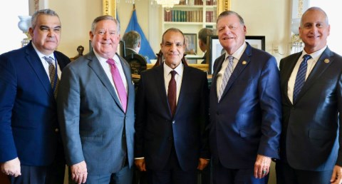  وزير الخارجية يواصل لقاءاته مع رؤساء اللجان بمجلس النواب الأمريكي