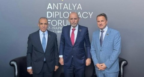 وزير الخارجية يبحث تعزيز التعاون مع الأردن ولوكسمبورج على هامش منتدى أنطاليا  