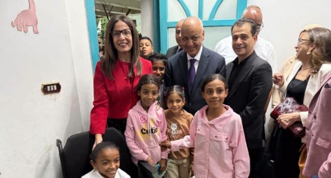 وزيرة الثقافة تزور مكتبة الطفل والشباب بمنطقة المعني في قنا