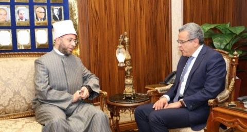 وزير الأوقاف يلتقي رئيس المركزي للمحاسبات لتعزيز التعاون والحوكمة 