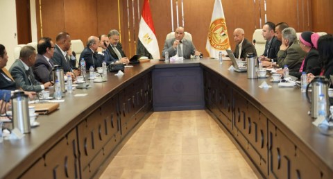  وزير العمل يترأس اجتماع المجلس الأعلى للتشاور الاجتماعي ..