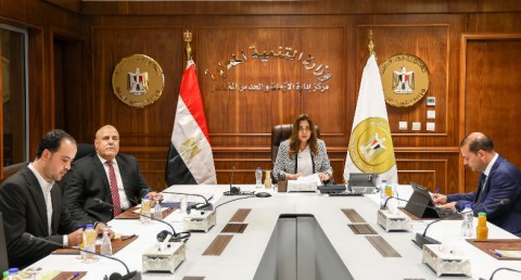 وزيرة التنمية المحلية تتابع التصالح على بعض مخالفات البناء بالمحافظات