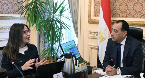 رئيس الوزراء يستعرض مع وزيرة الثقافة الأهداف الاستراتيجية للوزارة ونشاطها 