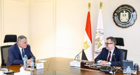 وزير التخطيط يبحث مع أيادي سُبل دعم قطاع ريادة الأعمال والشركات الناشئة