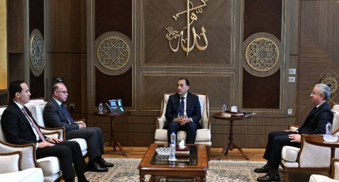 رئيس الوزراء يُصدر قرارين بتعيين الدكتور محمد عوض رئيسًا تنفيذيًا للهيئة العامة للاستثمار