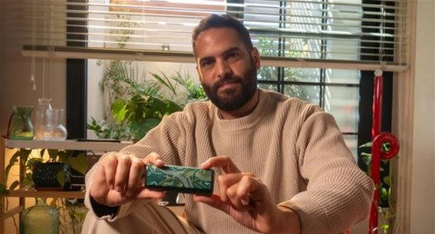 تتعاون IQOS مع الفنان المصري محمد طلايع 