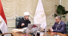 وزير الأوقاف يناقش خطط تعظيم عوائد الوقف وتطوير آليات الاستثمار لدى هيئة الأوقاف