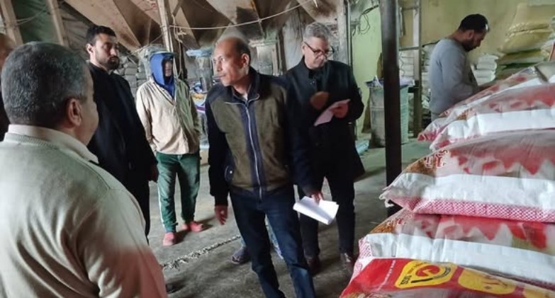 تشن حملات مفاجئة على مخازن ومصانع الأعلاف